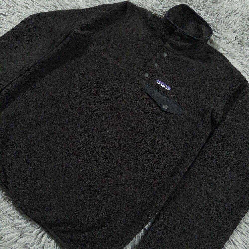 Patagonia Sweater Extra Small Black Synchilla Snap-T Lightweight Fleece Womens